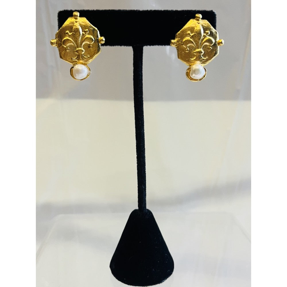 Fleur de Lis Pearl Earrings